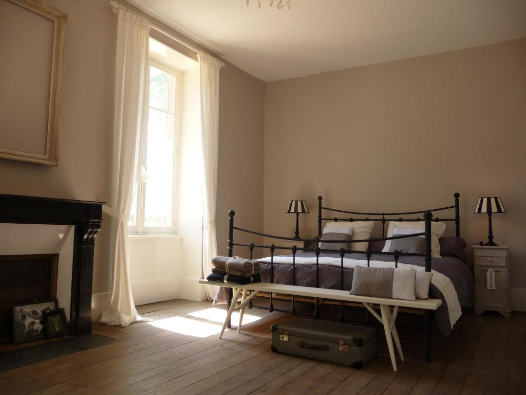 Bed and Breakfast Domaine de Savigny à Saint-Saulge Chambre photo